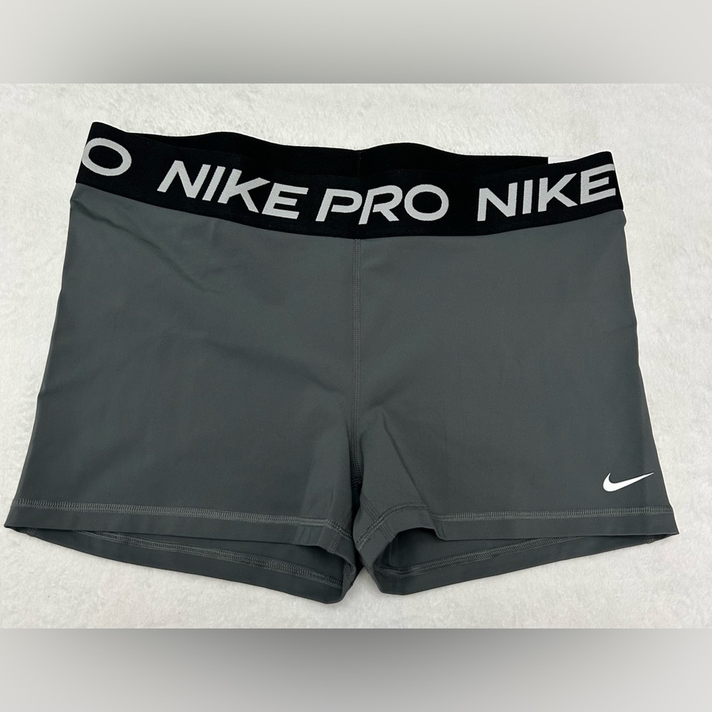 Nike Pro Women’s XL Dri-FIT Bike Shorts in Black and Gray Training NWT
